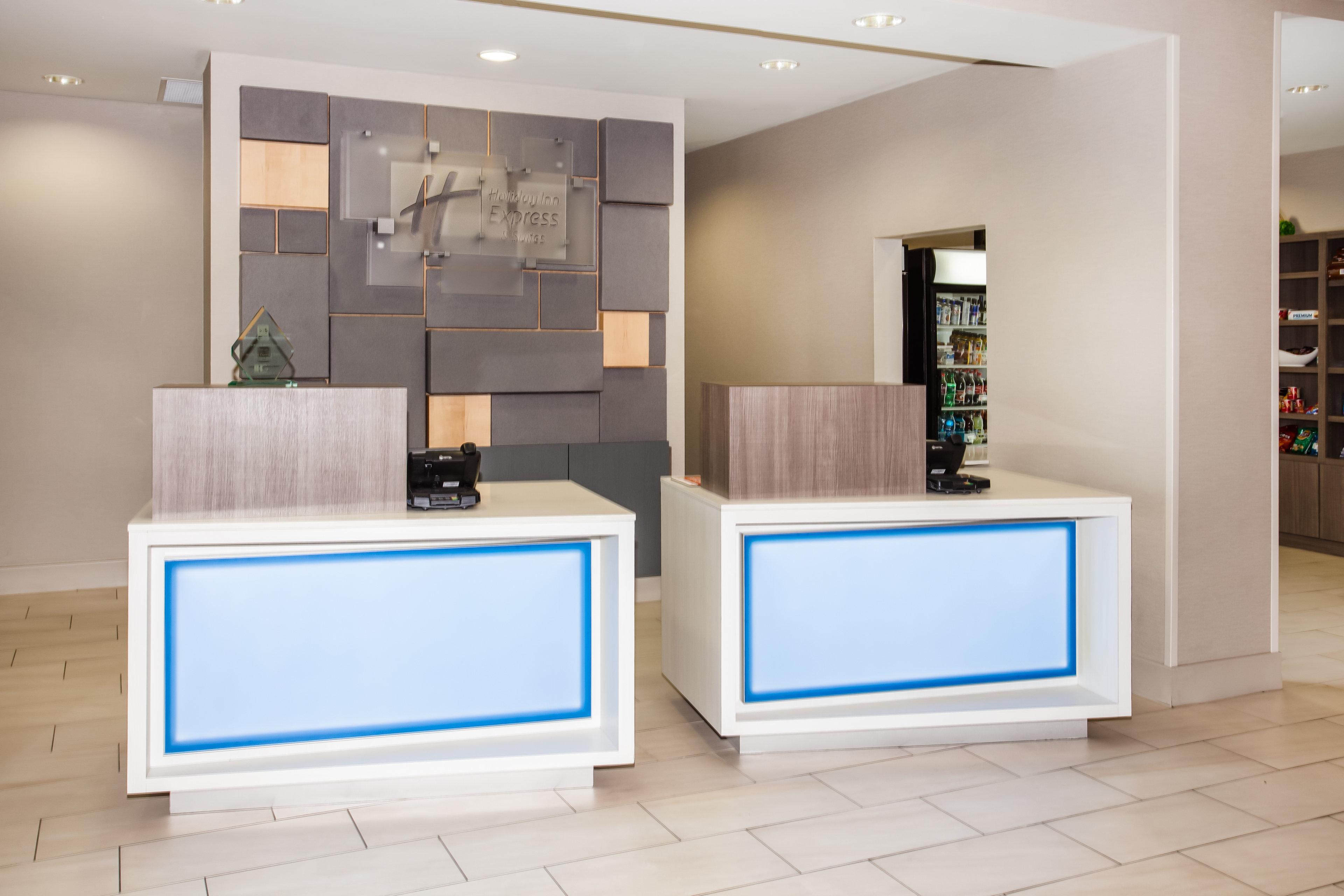 Holiday Inn Express & Suites Litchfield By Ihg Exterior photo